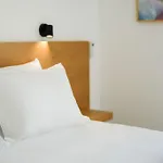 Hibisco Is A Modern Apartment, 5min Walk To Luz