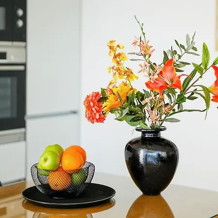 Apartamento Hibisco Is A Modern Apartment, 5min Walk To