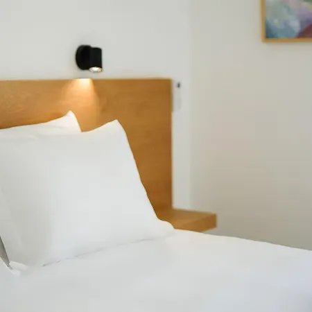 Hibisco Is A Modern Apartment, 5min Walk To Luz