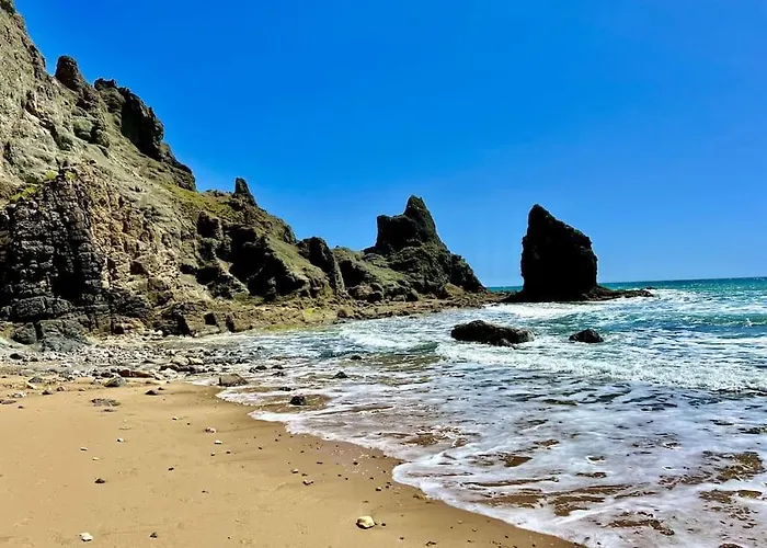 Appartement Hibisco Is A Modern Apartment, 5min Walk To Luz