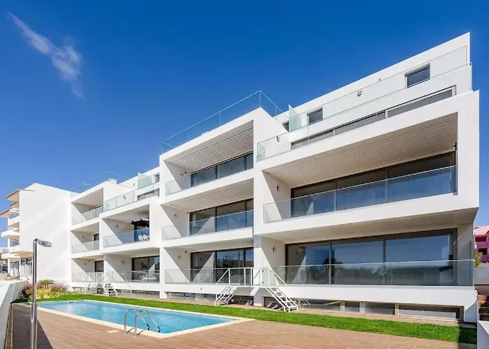 Hibisco Is A Modern Apartment, 5min Walk To *